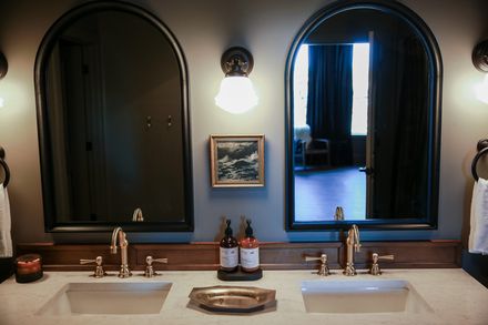 Groom’s suite mirror and vanity